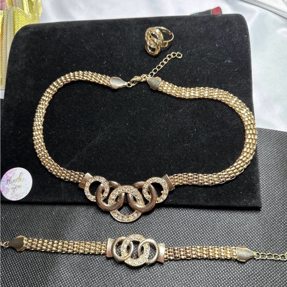 Gold Interlocking Crystal Necklace — Women's Fashion Necklace